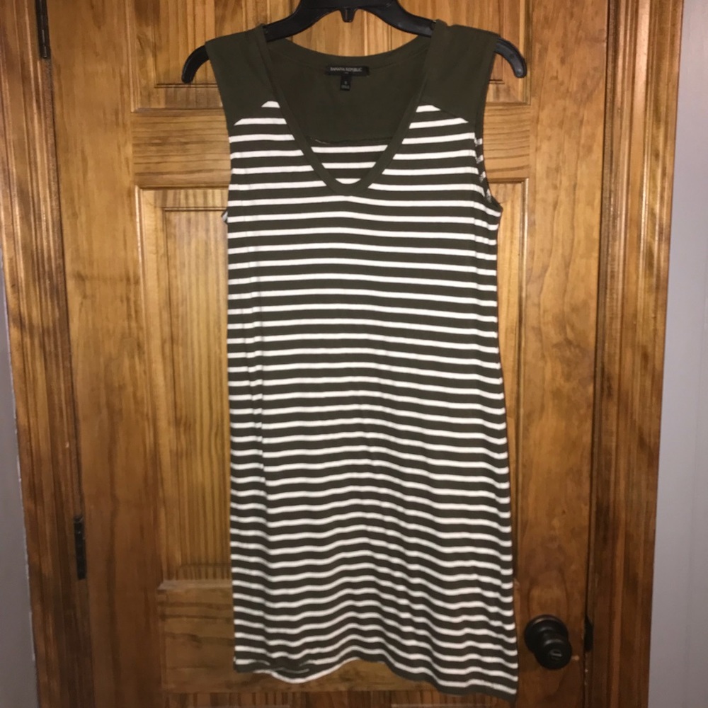 Banana Republic T-shirt Style Dress